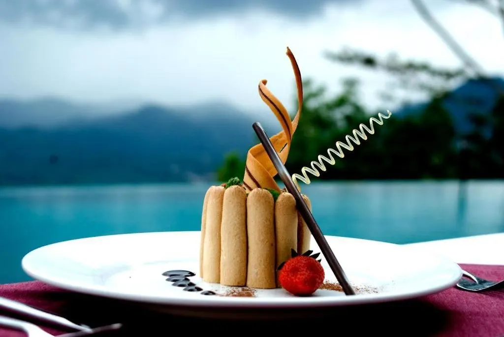 Mount Randholee Resorts & Spa Kandy 4*,