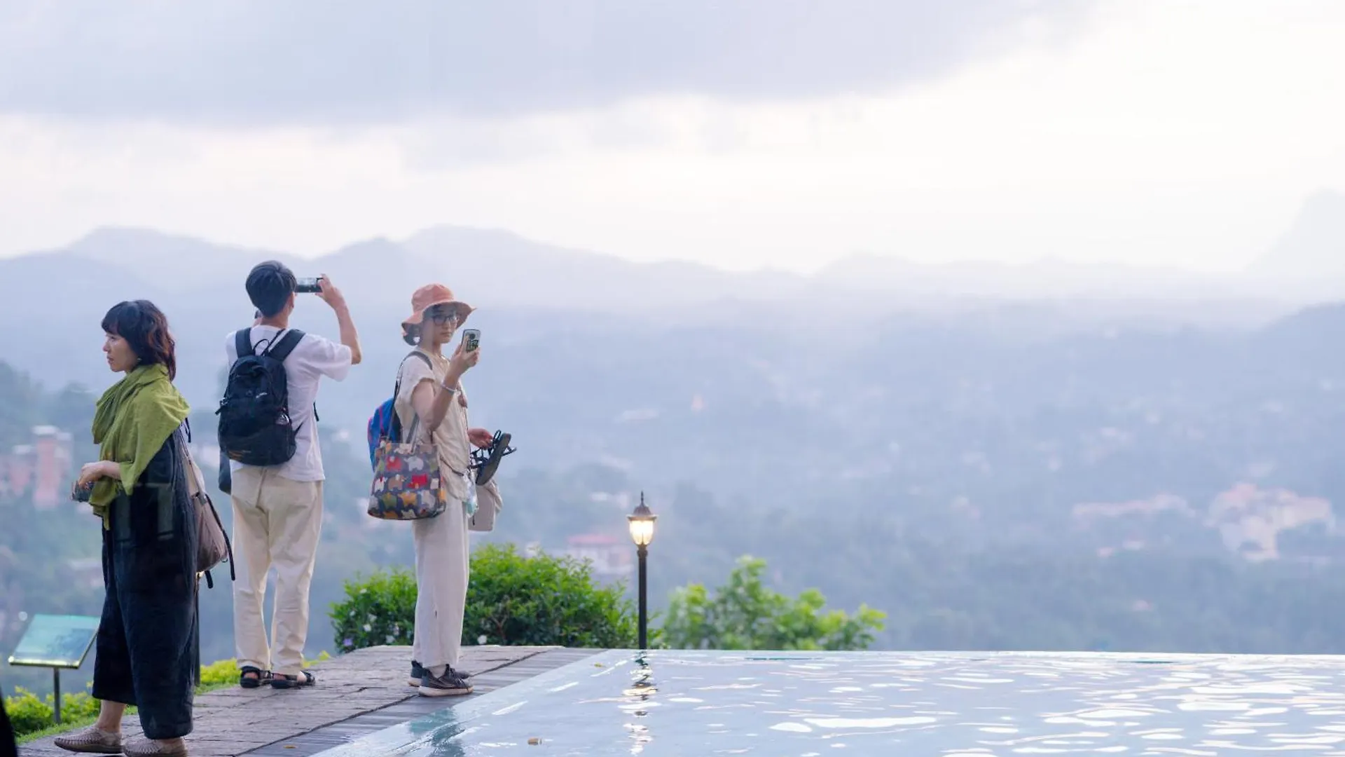 Mount Randholee Resorts & Spa Kandy 4*,