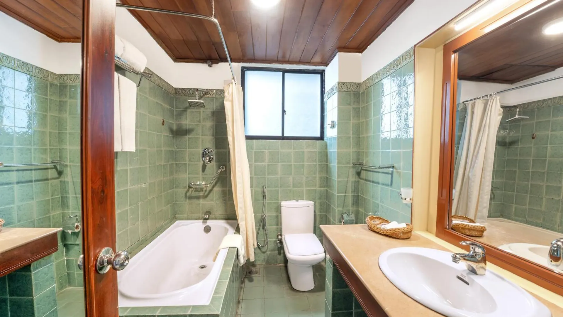 Mount Randholee Resorts & Spa Kandy Hotel