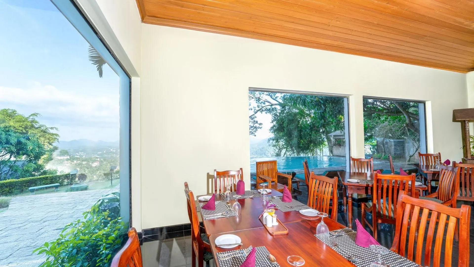 Mount Randholee Resorts & Spa Kandy Hotel